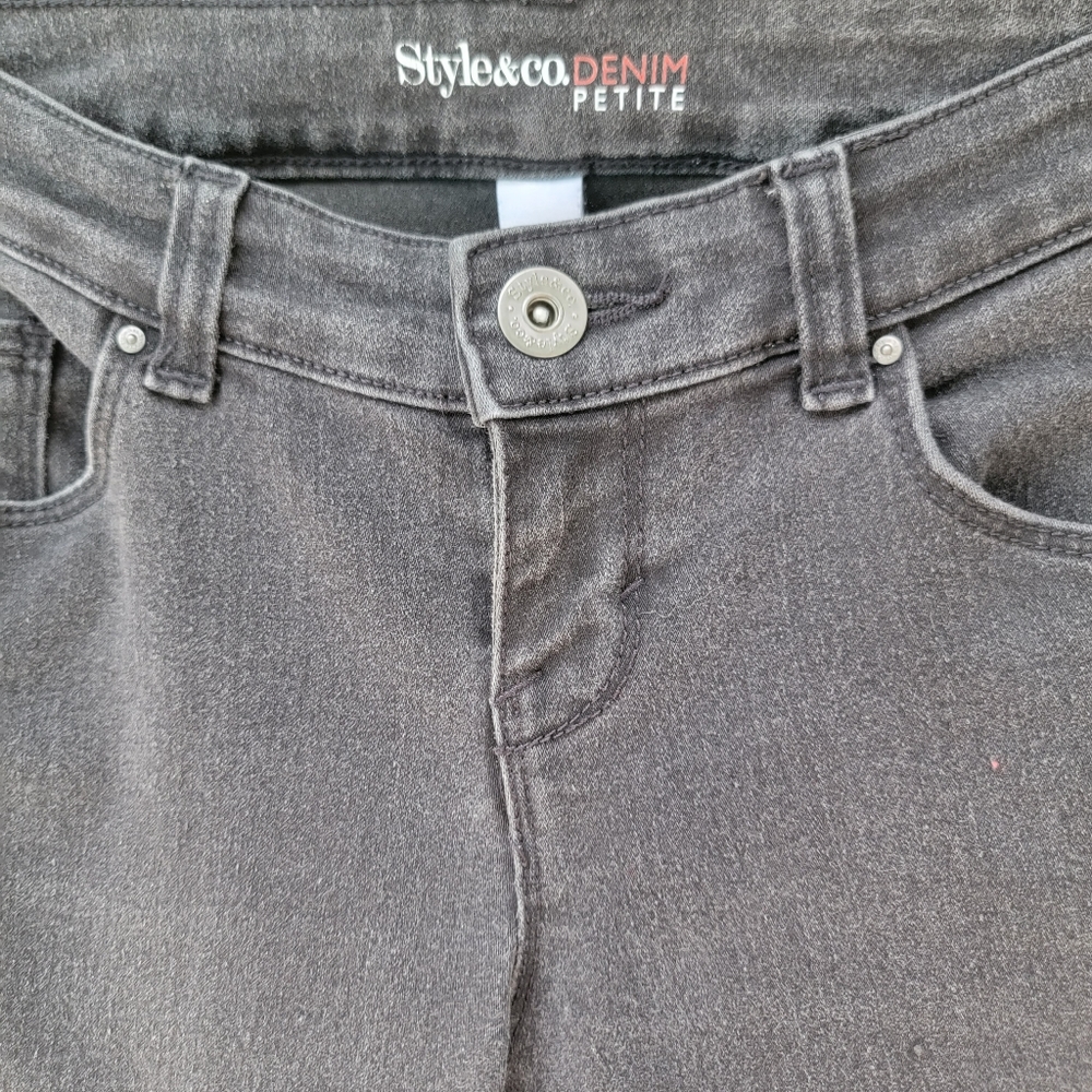 Style & Co washed black denim curvy skinny leg size 2 Petit